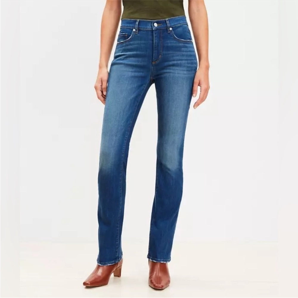 Ann Taylor LOFT | Women's Medium Blue Denim The Boot Cut Jeans Size 31